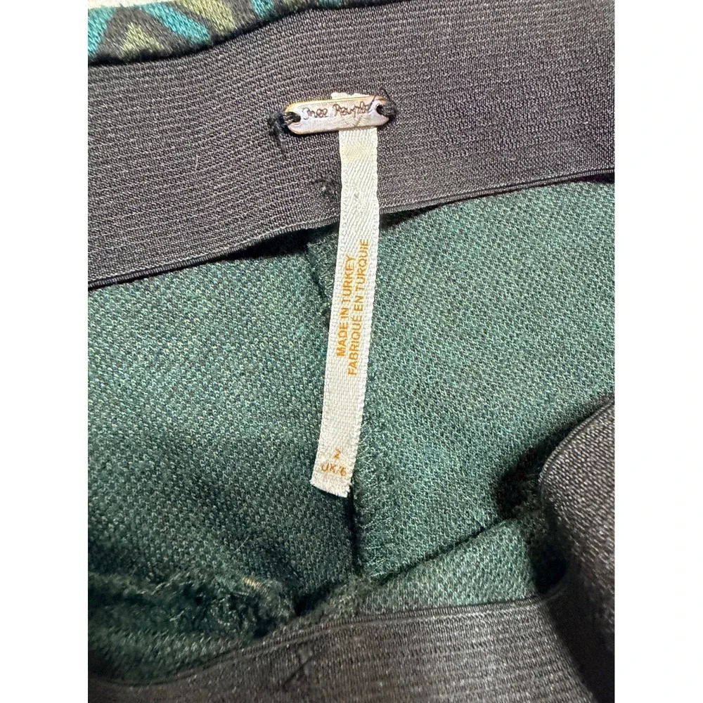 Free People‎ Printed Flare Pants Womens Sz 2 Olive Green Blue Geometric